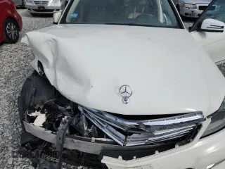 2012 Mercedes-Benz C 300 Sport с VIN WDDGF8BB6CR233512, выставлен на аукционе Copart как лот 60822185 с пробегом 167 011 миль миль и Чистый • Clean title. История ставок и продаж доступна на DreamBid. Изображение 11.