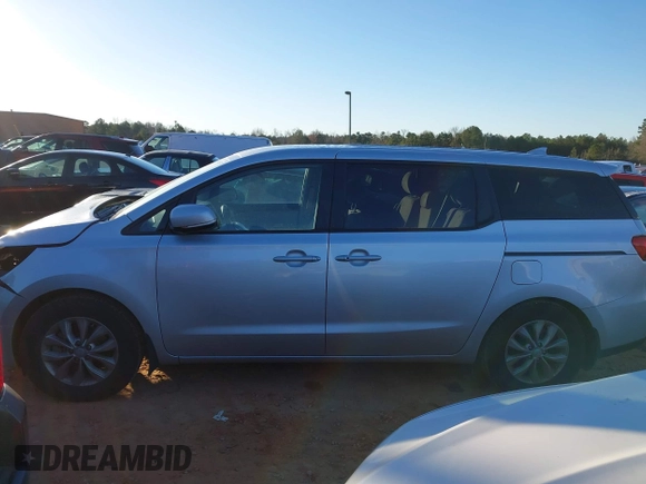 2021 Kia Sedona EX with VIN KNDMB5C19M6671635, listed as a IAAI auction lot 41146597 with 43,070 mi miles. Bid and sale history available at carsss.com. Image 14.