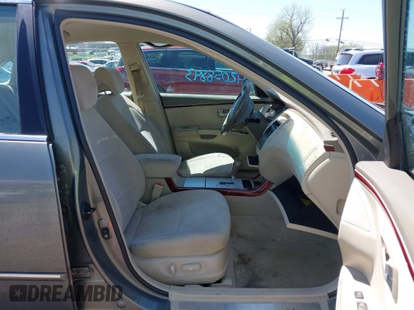 2007 Hyundai Azera SE with VIN KMHFC46F27A139440, listed as a IAAI auction lot 42058893 with 218,540 mi miles. Bid and sale history available at carsss.com. Image 5.