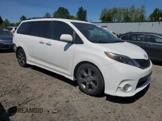 2015 Toyota Sienna SE с VIN 5TDXK3DC6FS632845, выставлен на аукционе Copart как лот 56070745 с пробегом 154 254 миль миль и Списание • Salvage title. История ставок и продаж доступна на DreamBid. Изображение 4.