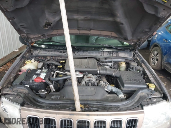 2001 Jeep Grand Cherokee Limited with VIN 1J4GW58N51C581743, listed as a IAAI auction lot 41768215 with 195,862 mi miles. Bid and sale history available at carsss.com. Image 10.