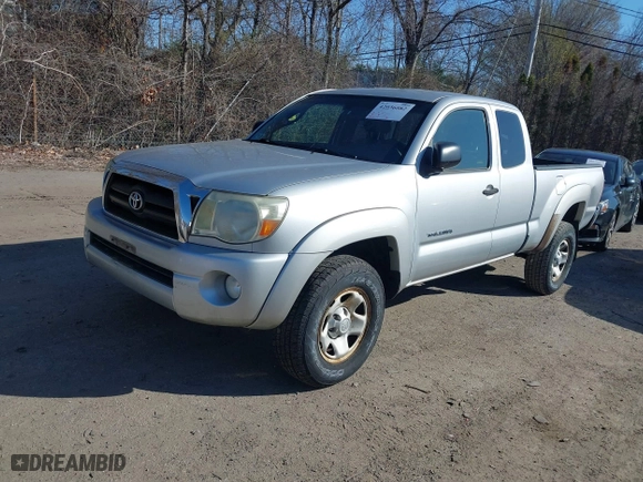 2008 Toyota Tacoma with VIN 5TEUU42N48Z490850, listed as a IAAI auction lot 42036082 with 167,115 mi miles. Bid and sale history available at carsss.com. Image 18.
