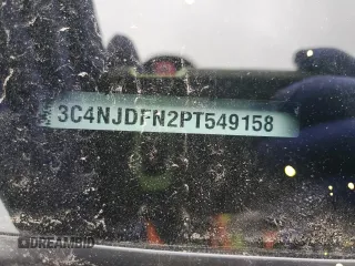 2023 Jeep Compass Latitude Lux z VIN 3C4NJDFN2PT549158, wystawiony jako Copart lot #57506665 z przebiegiem 23 687 mil mil oraz Szkoda całkowita • Salvage title. Historia ofert i sprzedaży dostępna na DreamBid. Obrazek 13.