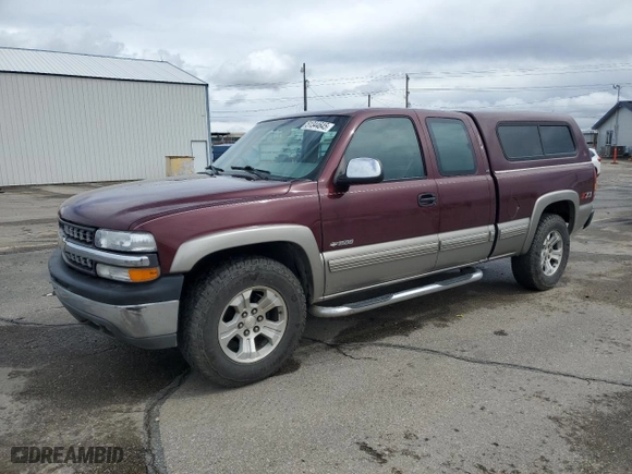 2000 Chevrolet Silverado 1500 LS with VIN 2GCEK19T5Y1389706, listed as a Copart auction lot 51344645 with 200,609 mi miles and Salvage Title. Bid and sale history available at carsss.com. Image 1.