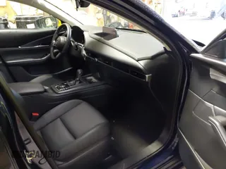 2022 Mazda CX-30 S Select z VIN 3MVDMBBL0NM440747, wystawiony jako IAAI lot #41864038 z przebiegiem 9667 mil mil oraz . Historia ofert i sprzedaży dostępna na DreamBid. Obrazek 5.