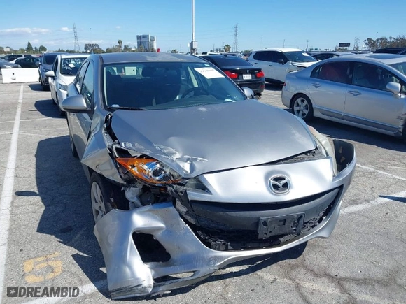 2013 Mazda Mazda3 i SV with VIN JM1BL1TG3D1748336, listed as a IAAI auction lot 41949605 with 136,657 mi miles. Bid and sale history available at carsss.com. Image 1.