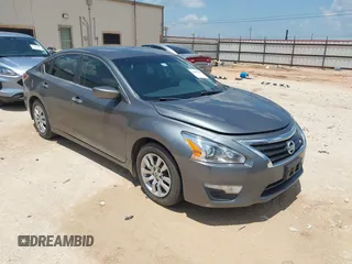 2015 Nissan Altima S z VIN 1N4AL3AP7FN406366, wystawiony jako IAAI lot #42503152 z przebiegiem 204 870 mil mil oraz . Historia ofert i sprzedaży dostępna na DreamBid. Obrazek 1.