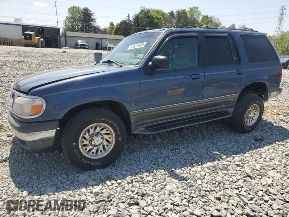 1998 Ford Explorer XL z VIN 1FMZU34E0WZB14244, wystawiony jako Copart lot #53912095 z przebiegiem 319 120 mil mil oraz Szkoda całkowita • Salvage title. Historia ofert i sprzedaży dostępna na DreamBid. Obrazek 1.
