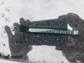2017 Toyota RAV4 SE z VIN 2T3JFREV3HW695013, wystawiony jako IAAI lot #42232518 z przebiegiem 68 454 mil mil oraz . Historia ofert i sprzedaży dostępna na DreamBid. Obrazek 18.