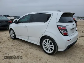 2020 Chevrolet Sonic LT z VIN 1G1JD6SB2L4139529, wystawiony jako Copart lot #87951275 z przebiegiem 127 332 mil mil oraz Szkoda całkowita • Salvage title. Historia ofert i sprzedaży dostępna na DreamBid. Obrazek 2.