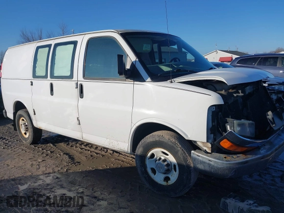 2007 Chevrolet Express Cargo Van with VIN 1GCGG25V571105406, listed as a IAAI auction lot 41176630 with 134,630 mi miles. Bid and sale history available at carsss.com. Image 13.