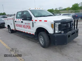 2019 Ford F-250 XL z VIN 1FT7W2B63KED86395, wystawiony jako IAAI lot #42357685 z przebiegiem 427 328 mil mil oraz . Historia ofert i sprzedaży dostępna na DreamBid. Obrazek 1.