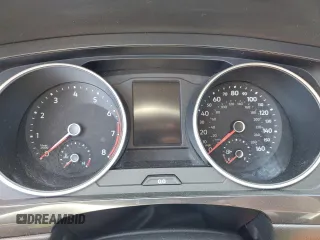 2018 Volkswagen Tiguan S z VIN 3VV0B7AX5JM209488, wystawiony jako Copart lot #61195035 z przebiegiem Nie podano mil oraz Szkoda całkowita • Salvage title. Historia ofert i sprzedaży dostępna na DreamBid. Obrazek 9.
