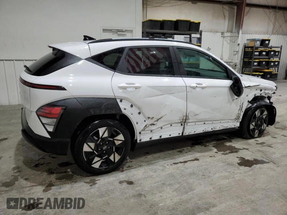 2025 Hyundai Kona SEL with VIN KM8HB3ABXSU235950, listed as a Copart auction lot 45015925 with 8,289 mi miles and Clean Title. Bid and sale history available at carsss.com. Image 3.