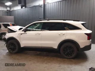 2022 Kia Sorento X-Line S z VIN 5XYRLDLC9NG118254, wystawiony jako IAAI lot #42109168 z przebiegiem 28 547 mil mil oraz . Historia ofert i sprzedaży dostępna na DreamBid. Obrazek 15.