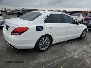 2018 Mercedes-Benz C 300 z VIN 55SWF4JB6JU275731, wystawiony jako Copart lot #55496575 z przebiegiem 51 107 mil mil oraz Szkoda całkowita • Salvage title. Historia ofert i sprzedaży dostępna na DreamBid. Obrazek 3.