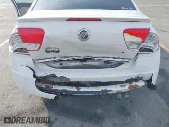 2011 Mercury Milan with VIN 3MEHM0HA2BR602811, listed as a IAAI auction lot 41490343 with 163,321 mi miles. Bid and sale history available at carsss.com. Image 6.