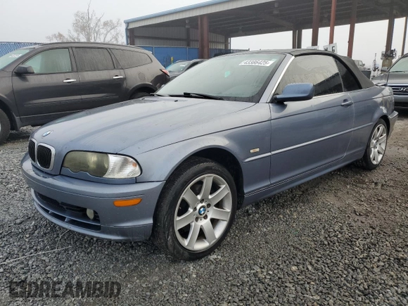 2002 BMW 3 Series 325Ci with VIN WBABS33402PG88045, listed as a Copart auction lot 43386425 with 167,588 mi miles and Salvage Title. Bid and sale history available at carsss.com. Image 1.