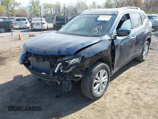 2016 Nissan Rogue SV z VIN KNMAT2MV6GP708803, wystawiony jako IAAI lot #42049440 z przebiegiem 107 359 mil mil oraz . Historia ofert i sprzedaży dostępna na DreamBid. Obrazek 6.