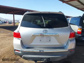 2011 Toyota Highlander Limited with VIN 5TDYK3EH9BS045001, listed as a IAAI auction lot 40718670 with 166,133 mi miles. Bid and sale history available at carsss.com. Image 16.