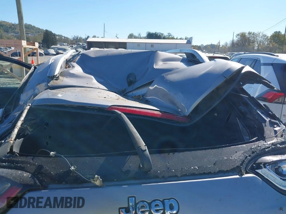 2019 Jeep Cherokee Latitude with VIN 1C4PJLCB4KD428000, listed as a IAAI auction lot 40602703 with 232,159 mi miles and . Bid and sale history available at DreamBid. Image 11.