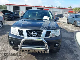 2019 Nissan Frontier SV z VIN 1N6AD0EV6KN881397, wystawiony jako IAAI lot #42245040 z przebiegiem 39 683 mil mil oraz . Historia ofert i sprzedaży dostępna na DreamBid. Obrazek 13.