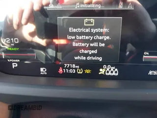 2024 Audi e-tron GT Premium Plus z VIN WAUFJBFW6R7004635, wystawiony jako IAAI lot #41409251 z przebiegiem 7718 mil mil oraz . Historia ofert i sprzedaży dostępna na DreamBid. Obrazek 7.
