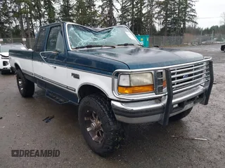 1996 Ford F-250 HD with VIN 1FTHX26G3TEA37596, listed as a IAAI auction lot 41224366 with 98,068 mi miles. Bid and sale history available at carsss.com. Image 1.