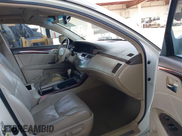 2008 Toyota Avalon XL with VIN 4T1BK36B78U319523, listed as a IAAI auction lot 42078852 with 177,972 mi miles. Bid and sale history available at carsss.com. Image 5.