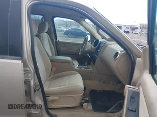 2007 Ford Explorer XLT with VIN 1FMEU73EX7UB55289, listed as a IAAI auction lot 41933815 with 192,559 mi miles. Bid and sale history available at carsss.com. Image 5.