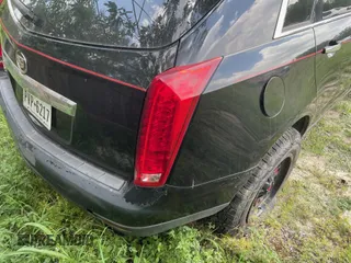 2010 Cadillac SRX z VIN 3GYFNGEY6AS517326, wystawiony jako IAAI lot #42313139 z przebiegiem 181 955 mil mil oraz . Historia ofert i sprzedaży dostępna na DreamBid. Obrazek 4.