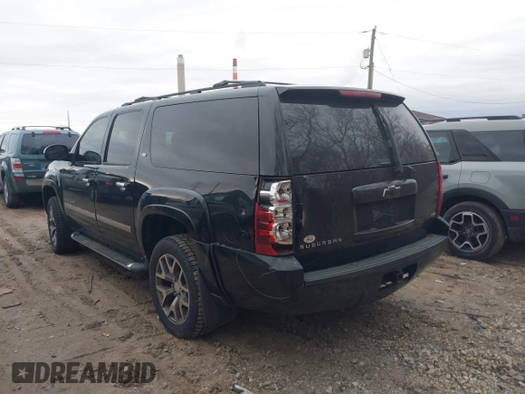 2008 Chevrolet Suburban 2LT with VIN 3GNFK16388G160010, listed as a IAAI auction lot 41153614 with 209,870 mi miles and . Bid and sale history available at DreamBid. Image 3.