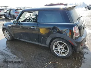 2009 MINI Hardtop S z VIN WMWMF73559TW85198, wystawiony jako Copart lot #47538725 z przebiegiem 136 006 mil mil oraz Szkoda całkowita • Salvage title. Historia ofert i sprzedaży dostępna na DreamBid. Obrazek 2.
