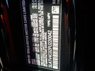 2023 Rolls-Royce Cullinan z VIN SLATV4C02PU220042, wystawiony jako Copart lot #73976404 z przebiegiem Nie podano mil oraz Nie do naprawy. Historia ofert i sprzedaży dostępna na DreamBid. Obrazek 14.