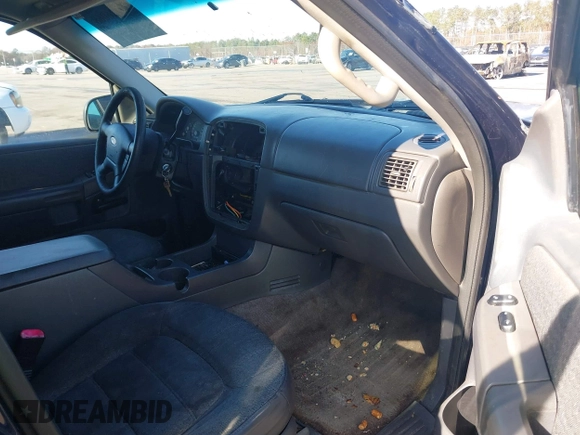 2003 Ford Explorer XLS z VIN 1FMZU72K73ZB11658, wystawiony jako IAAI lot #41126068 z przebiegiem 328 037 mil mil oraz . Historia ofert i sprzedaży dostępna na DreamBid. Obrazek 5.