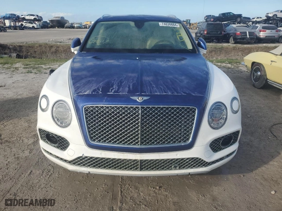 2019 Bentley Bentayga V8 with VIN SJAAM2ZV6KC026009, listed as a Copart auction lot 74830884 with 0 miles and Non Repairable. Bid and sale history available at carsss.com. Image 5.