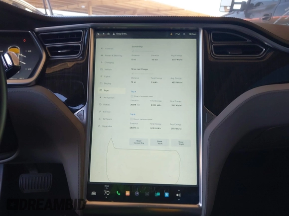 2013 Tesla Model S с VIN 5YJSA1CG8DFP22036, выставлен на аукционе IAAI как лот 41886249 с пробегом 125 477 миль миль и . История ставок и продаж доступна на DreamBid. Изображение 17.
