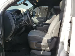 2021 Ram 2500 Big Horn z VIN 3C6UR5DL2MG555372, wystawiony jako Copart lot #50884805 z przebiegiem 91 633 mil mil oraz Szkoda całkowita • Salvage title. Historia ofert i sprzedaży dostępna na DreamBid. Obrazek 7.