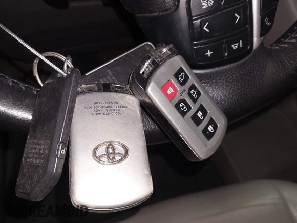 2018 Toyota Sienna XLE with VIN 5TDDZ3DC5JS198019, listed as a IAAI auction lot 42359536 with 56,224 mi miles and . Bid and sale history available at DreamBid. Image 11.