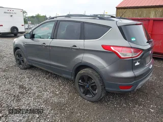 2013 Ford Escape SE z VIN 1FMCU9GX2DUA85071, wystawiony jako IAAI lot #42518686 z przebiegiem 159 157 mil mil oraz . Historia ofert i sprzedaży dostępna na DreamBid. Obrazek 3.
