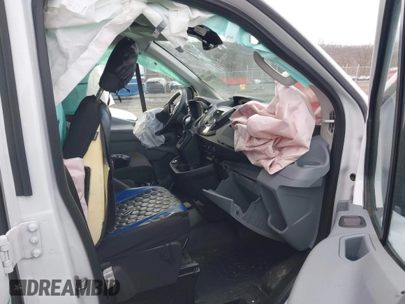 2019 Ford Transit Passenger XL z VIN 1FBZX2ZM2KKB63281, wystawiony jako IAAI lot #41859263 z przebiegiem 39 294 mil mil oraz . Historia ofert i sprzedaży dostępna na DreamBid. Obrazek 5.