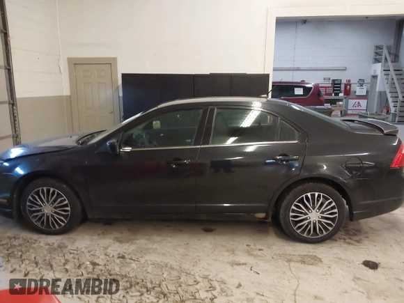 2010 Ford Fusion SE with VIN 3FAHP0HA3AR169898, listed as a IAAI auction lot 41033517 with 194,856 mi miles. Bid and sale history available at carsss.com. Image 14.