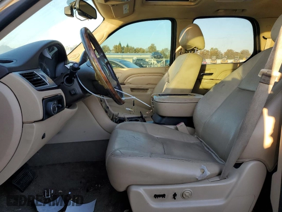 2014 Cadillac Escalade Premium z VIN 1GYS4CEFXER182721, wystawiony jako Copart lot #79874264 z przebiegiem Nie podano mil oraz Czysty tytuł • Clean title. Historia ofert i sprzedaży dostępna na DreamBid. Obrazek 7.