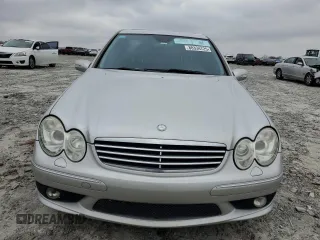 2005 Mercedes-Benz C 55 AMG z VIN WDBRF76J85F578476, wystawiony jako Copart lot #88334725 z przebiegiem 190 507 mil mil oraz Szkoda całkowita • Salvage title. Historia ofert i sprzedaży dostępna na DreamBid. Obrazek 5.