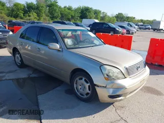 2002 Lexus LS 430 with VIN JTHBN30F720075313, listed as a IAAI auction lot 41964575 with 147,662 mi miles. Bid and sale history available at carsss.com. Image 1.