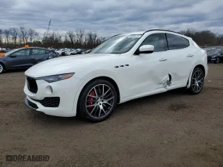 2017 Maserati Levante S with VIN ZN661YUS6HX217541, listed as a Copart auction lot 48803675 with 82,605 mi miles and Salvage Title. Bid and sale history available at carsss.com. Image 1.
