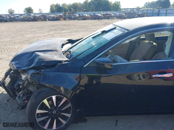 2018 Nissan Altima 2.5 SV with VIN 1N4AL3AP9JC110947, listed as a IAAI auction lot 40555479 with 191,294 mi miles. Bid and sale history available at carsss.com. Image 21.
