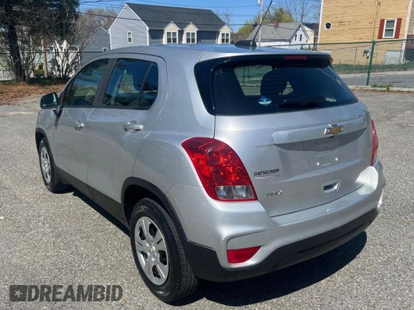 2017 Chevrolet Trax LS with VIN KL7CJKSB1HB057485, listed as a Copart auction lot 55684685 with 117,445 mi miles and Clean Title. Bid and sale history available at carsss.com. Image 3.