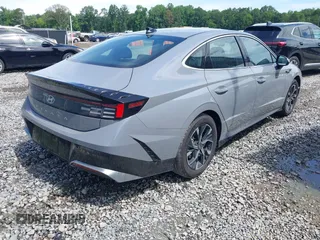 2024 Hyundai Sonata SEL z VIN KMHL64JA3RA398298, wystawiony jako IAAI lot #42462477 z przebiegiem 21 843 mil mil oraz . Historia ofert i sprzedaży dostępna na DreamBid. Obrazek 4.