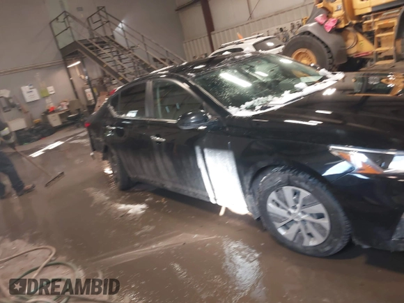 2020 Nissan Altima 2.5 S with VIN 1N4BL4BW7LC138619, listed as a IAAI auction lot 41512310 with 73,299 mi miles. Bid and sale history available at carsss.com. Image 13.